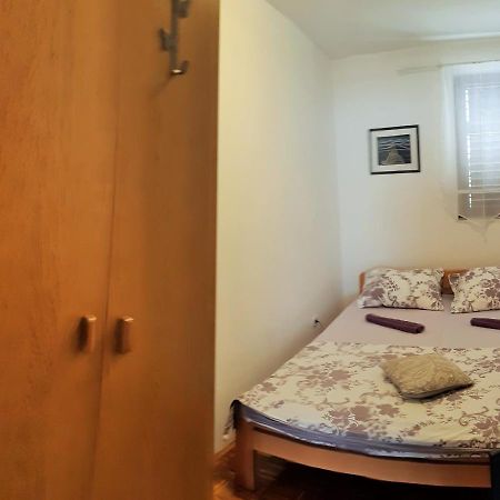Dalmatino Apartmani วีร์ ภายนอก รูปภาพ