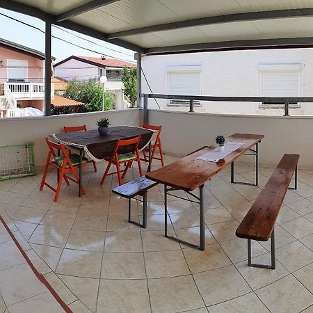 Dalmatino Apartmani วีร์ ภายนอก รูปภาพ
