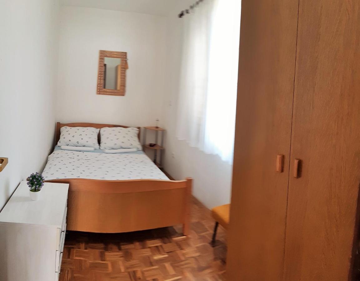 Dalmatino Apartmani วีร์ ภายนอก รูปภาพ