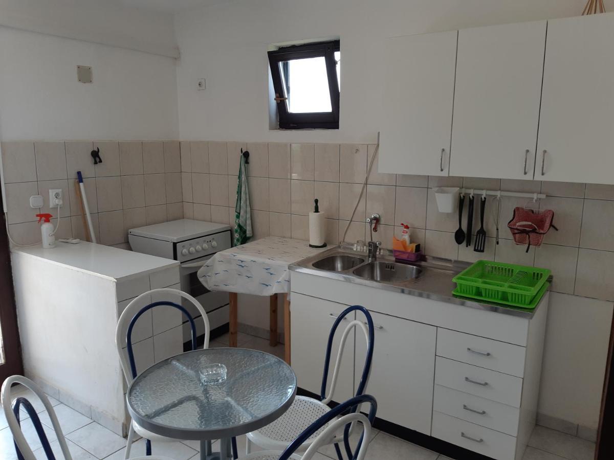 Dalmatino Apartmani วีร์ ภายนอก รูปภาพ