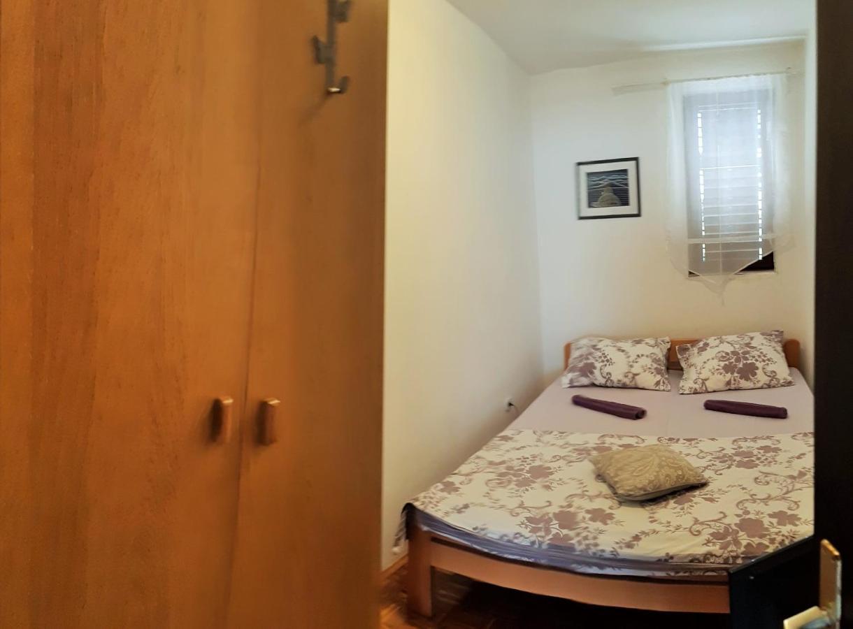 Dalmatino Apartmani วีร์ ภายนอก รูปภาพ