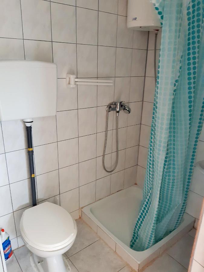 Dalmatino Apartmani วีร์ ภายนอก รูปภาพ
